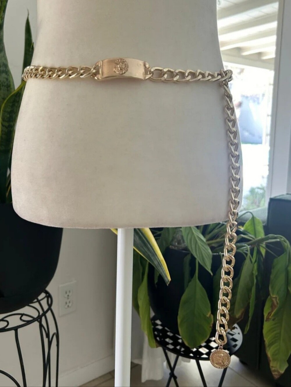 Vtg, Lions Head Chain Link Belt with Medallion Accent.